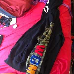 Black camo hoodie